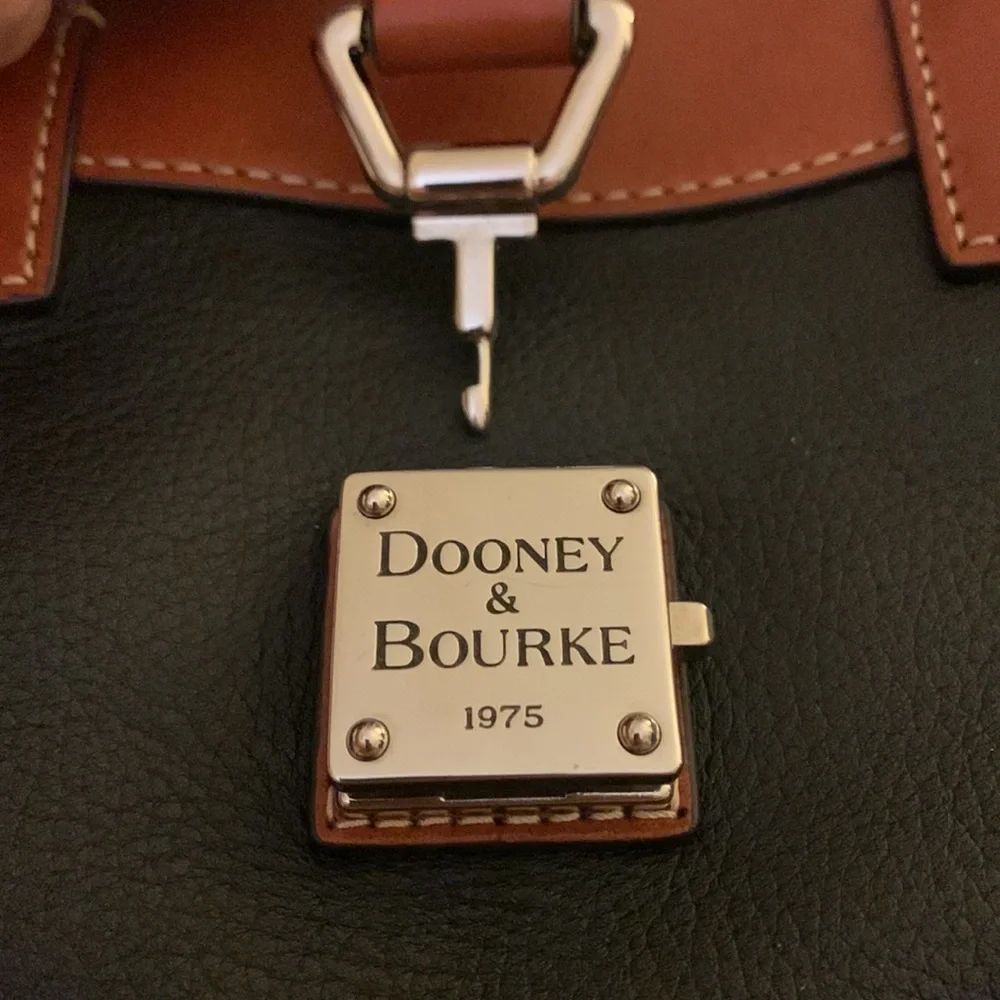 NEW Dooney & Bourke leather logo lock shoulder bag - Picture 4 of 11